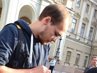 В Петербурге избит корреспондент "Эха Москвы" Арсений Веснин