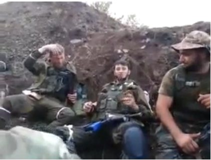 «Кадыровцы» в Донбассе: мертвые лежат в безымянных могилах, живые едят тушенку в окопах (Видео)