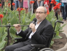 Кернес собрался воcстановить сваленные в Харькове памятники Ленину