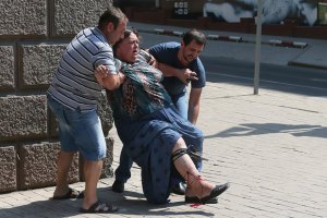 В Донецке снаряд попал в автомобиль, трое человек погибли, - мэрия
