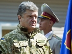 Командиры-предатели ответственны за ситуацию в Иловайске - Порошенко