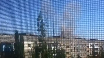 В Донецке в нескольких районах города слышны залпы из тяжелых орудий, - горсовет