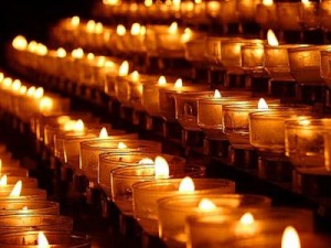В Киеве зажгут 2000 свечей в память о погибших на востоке