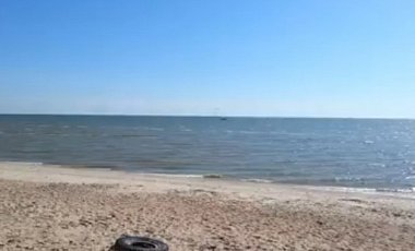 Два катера под Мариуполем могли разбомбить вертолеты: видео Два катера под Мариуполем могли разбомбить вертолеты: видео