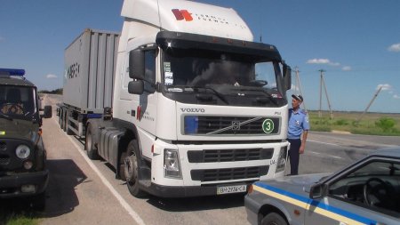 В оккупированный Крым снова не пускают транспорт с украинскими продуктами