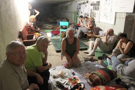 Фоторепортаж из бомбоубежища в Горловке Фоторепортаж из бомбоубежища в Горловке