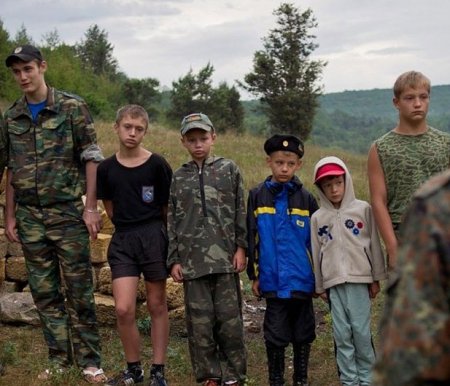 Около 20 тысяч российских детей принудительно отправили отдыхать в Крым вместо Сочи