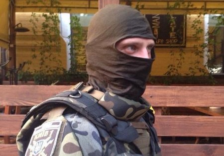 Правоохранители задержали "майдановцев"-рэкетиров, которые пытались захватить ресторан в Киеве