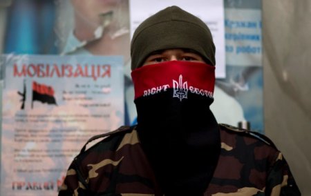 Медцентр Майдана взяли штурмом экс-бойцы "Правого Сектора"