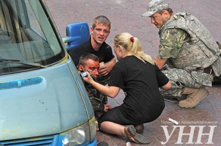 В центре Киева произошел взрыв, есть раненые