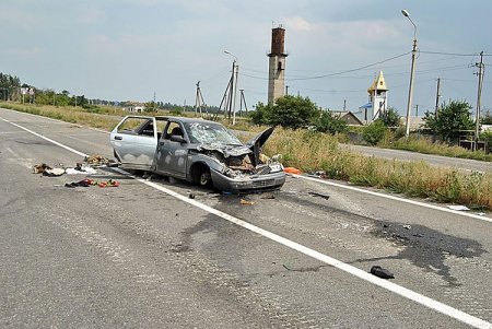 Силы АТО на блокпосту под Горловкой уничтожили автомобиль террористов, перевозивший оружие и взрывчатку