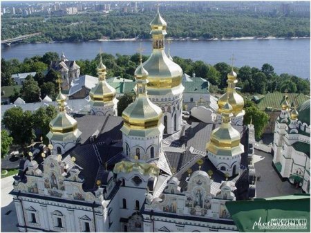 Патриарх Кирилл колеблется, ехать ли на интронизацию нового митрополита Киевского