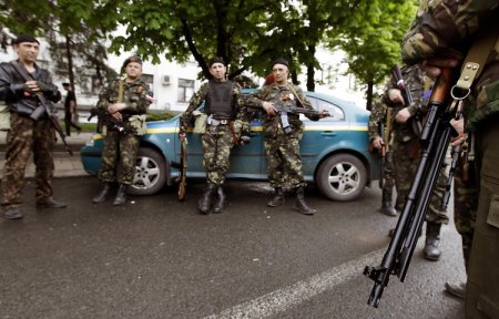 С начала АТО террористы на Донбассе похитили более тысячи человек, - СНБО