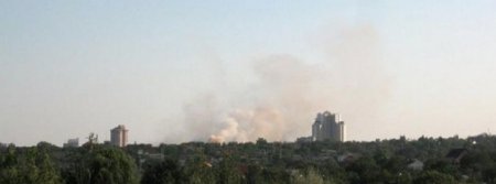 В Донецке обстреляли центр города: небо затянуло дымом