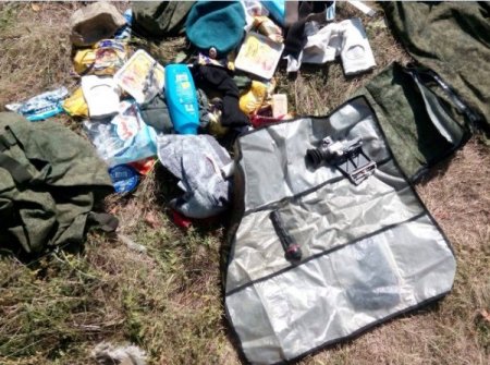 В захваченных БМД под Луганском нашли вещи российских солдат (Фото)