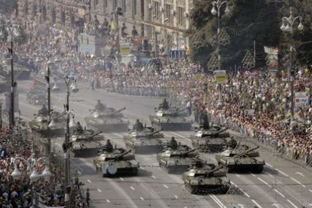 Вся военная техника после парада ко Дню Независимости отправится в зону АТО