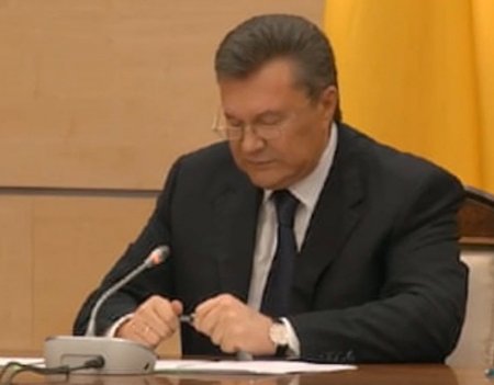 За рубежом заморожено около миллиарда долларов окружения Януковича