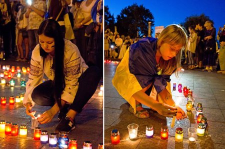 Одесситы зажгли свечи в память о погибших в борьбе за единство Украины