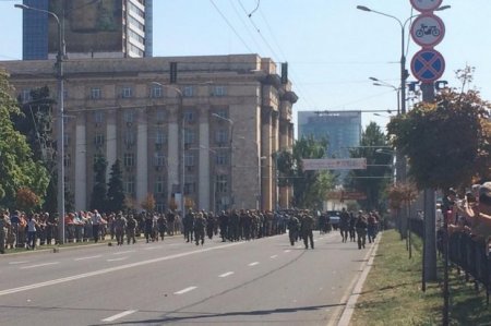 ДНР провела "парад" военнопленных в Донецке