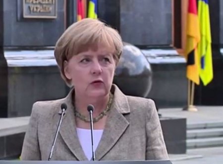 Меркель открыто лоббирует интересы России