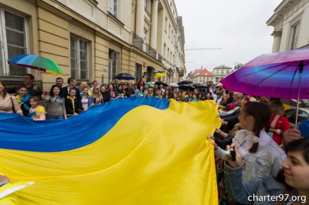 Украинцы, поляки и белорусы вышли на «парад вышиванок» в Варшаве