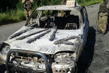 «ДНРовцы» выпрыгнули из горящего автомобиля прямо в руки бойцам АТО