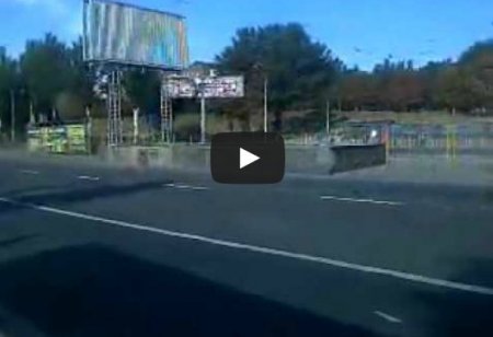 Техника террористов заезжает в Донецк (Видео)