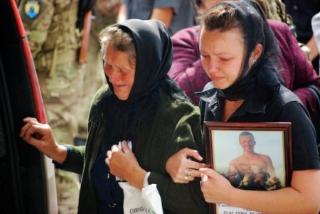 На Волыни похоронили 18-летнего бойца «Азова», который лег на гранату ради товарищей (Фото)