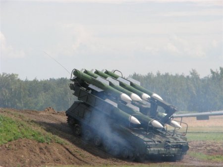 Россия продолжает поставлять боевикам на Донбассе военную технику, - Минобороны США