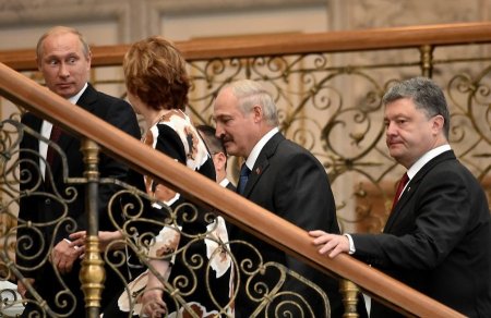Минские переговоры продолжат в трехстороннем формате - А.Лукашенко