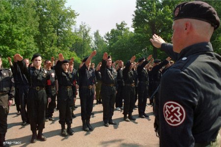 Группа нацистов из «Русского национального единства» воюют за «ДНР» (фото)
