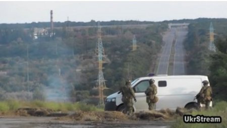 Силы АТО обменяли заложника на четверых пленников: видео Силы АТО обменяли заложника на четверых пленников: видео