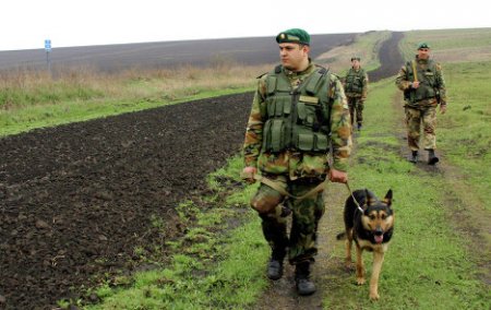 На границе с Херсонщиной российские военные устроили стрельбу