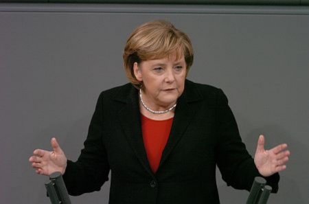 На саммите ЕС будут обсуждаться дополнительные санкции против РФ, - Меркель