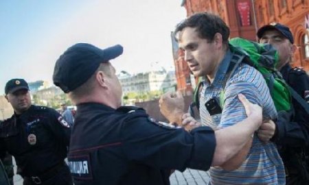 В Москве арестованы шесть участников митинга против политики РФ в отношении Украины