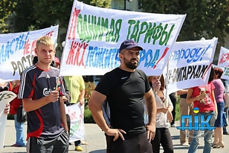 В Херсоне патриоты жестко разогнали митинг сепаратистов, которые пытались раскачать обстановку в городе