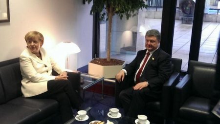 Порошенко договорился координировать действия на Евросовете с главами правительств Германии и Швеции