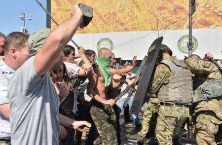 Провокаторы ФСБ попытаются устроить заварушку в Киеве под трагедию в Иловайске