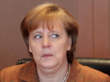Меркель продолжает лоббировать интересы Путина в Европе