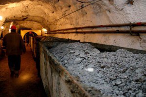 Уголь из захваченных боевиками шахт вывозят в Россию