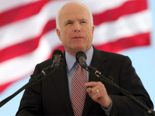 Америка должна принять закон, чтобы легально предоставлять вооружение Украине - сенатор Маккейн