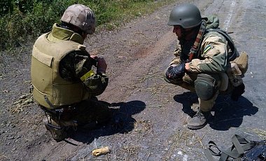 Войска РФ заминировали территорию, отступая от Мариуполя - Азов