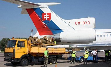 Словакия прислала самолет гуманитарной помощи для бойцов АТО