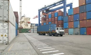 Экспорт товаров из Украины превысил импорт