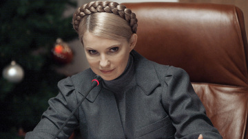 Ю.Тимошенко требует от Президента вето на закон об "особом статусе"