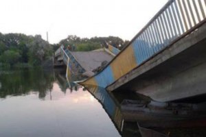 Боевики повредили два автомобильных моста на Донбассе, - СНБО