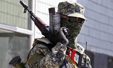 В Донецке боевики угнали из салона десять иномарок