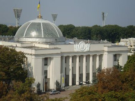 ВР рассмотрит законопроект о внеблоковом статусе Украины на следующем заседании