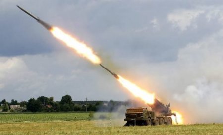 Танковый батальон из РФ пытается захватить Луганский аэродром