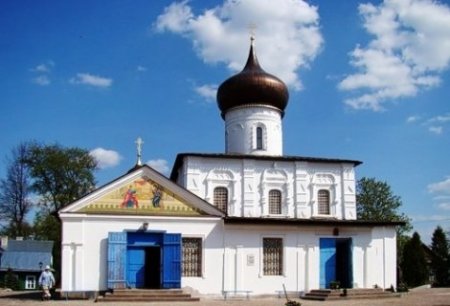 Российский священник отлучил от причастия участников агрессии против Украины